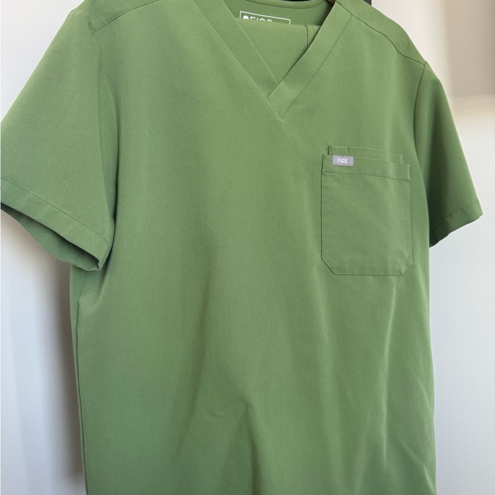 Men’s Figs Scrub Top - Fern Green